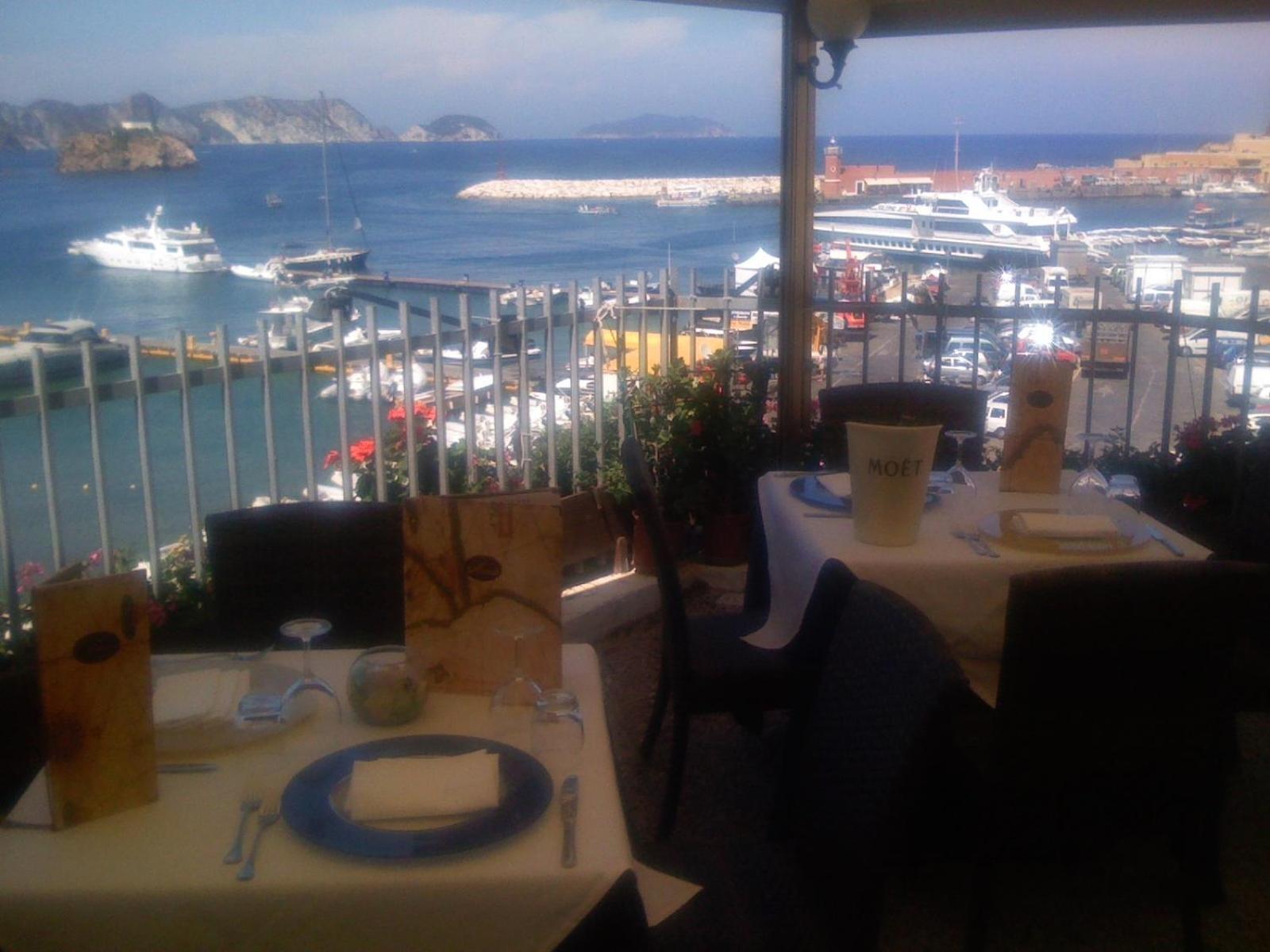 Hotel La Baia Ponza Exterior photo