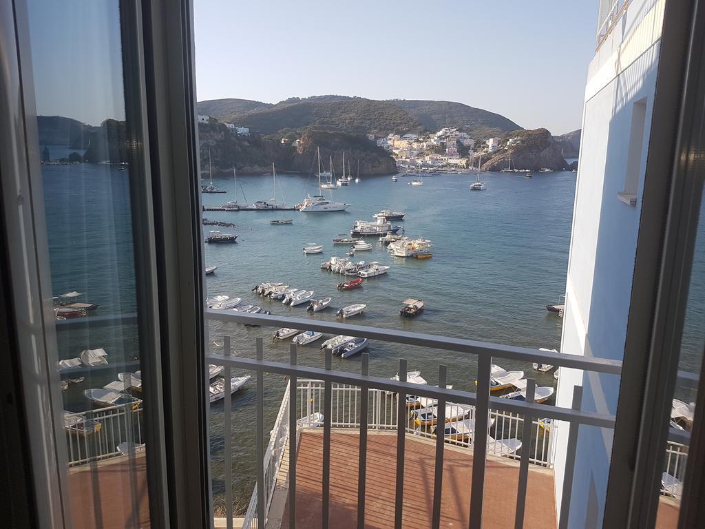 Hotel La Baia Ponza Exterior photo